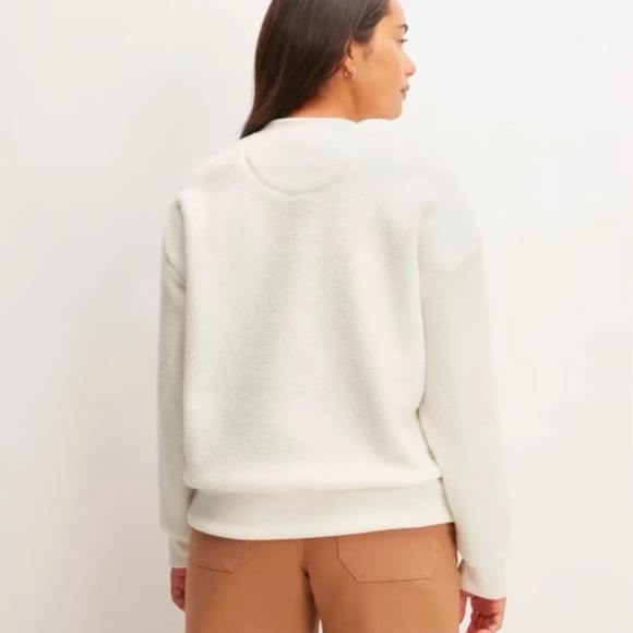 Everlane The ReNew Fleece Oversized Crew
In Bone 
Size Small - Picture 5 of 12